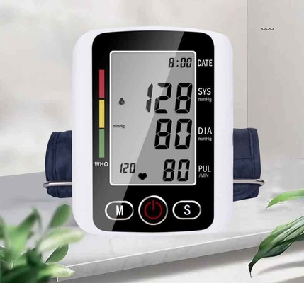 El Sphygmomanometer blanco electrónico con 4 pilas AAA 2X99 fija el corazón Rate Detection